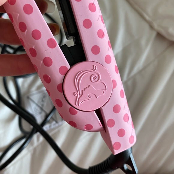 Straightener - Picture 2 of 3